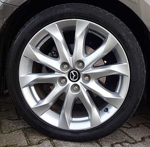 Mazda 3 SKYACTIV-G 120 Sports-Line